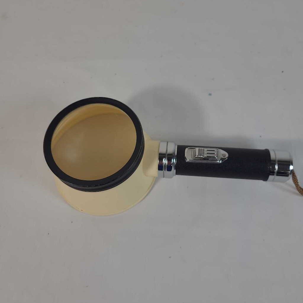 VTG LIGHT UP MAGNIFYING GLASS