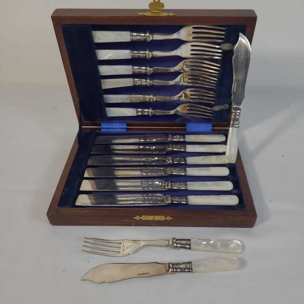 VTG MOTHER OF PEARL HANDLE SILVER 6 KNIFES & 6 FORKS, 3 EXTRA IN A CASE