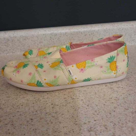 YELLOW "PINEAPPLE" TOM SHOES
