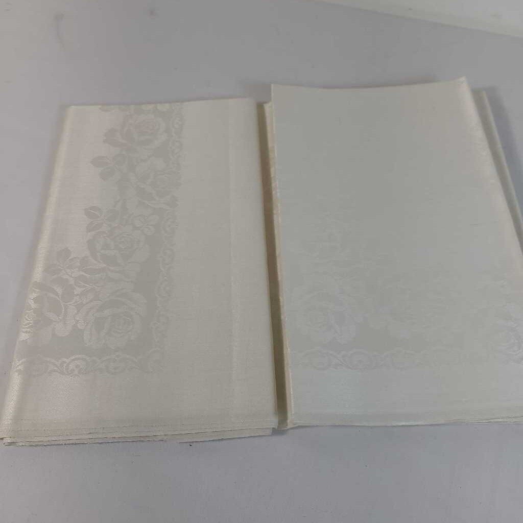 VTG LINEN TABLECLOTH/RUNNER