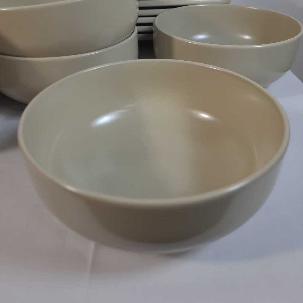 S/33 DANSK STUDIO LM DISHES