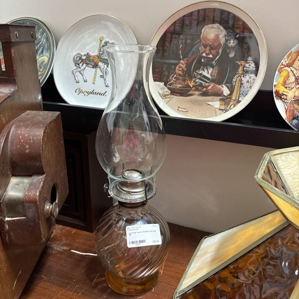 Lg Clear swivel Pattern oil lamp