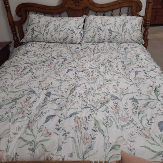 KING COMFORTER + 2 SHAMS