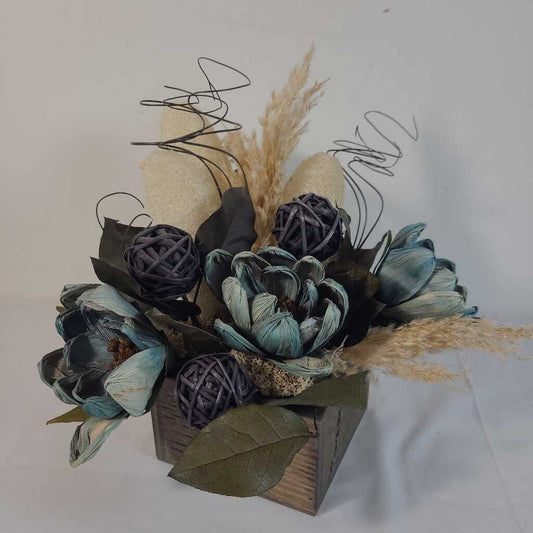 DRIED FLORAL ARRANGEMENT