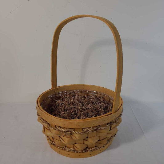 HANDLED BASKET W/LINER