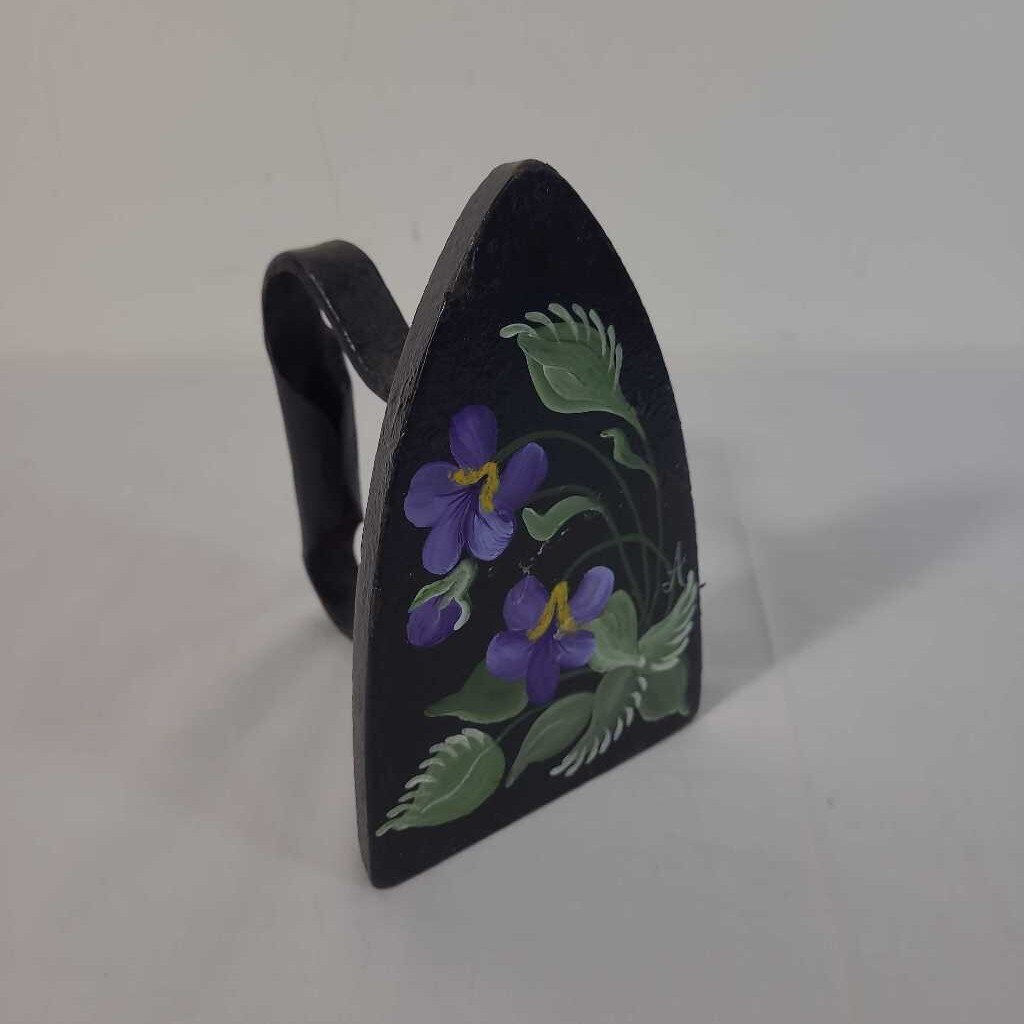 ANTIQUE CAST IRON SAD IRON