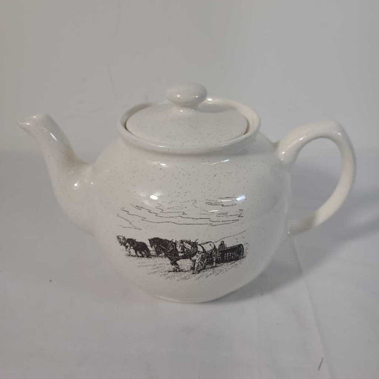 VTG TEAPOT W/ HORSES