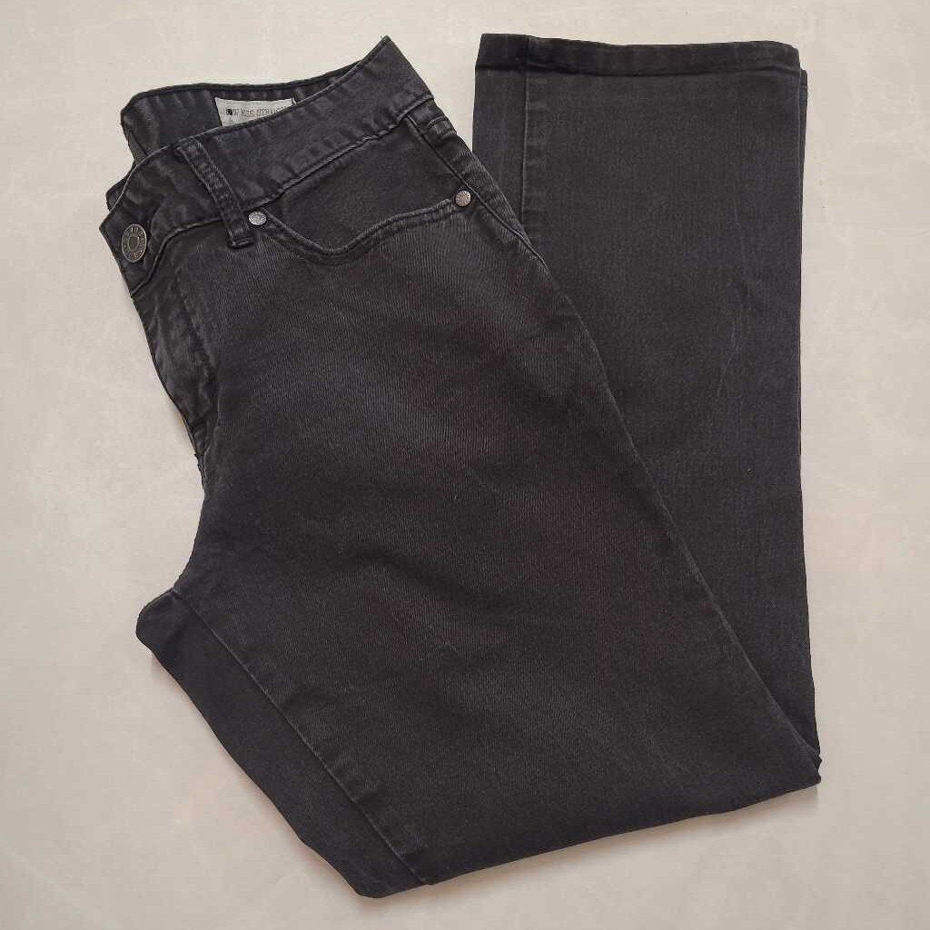BLACK LOW RISE STRAIGHT JEANS