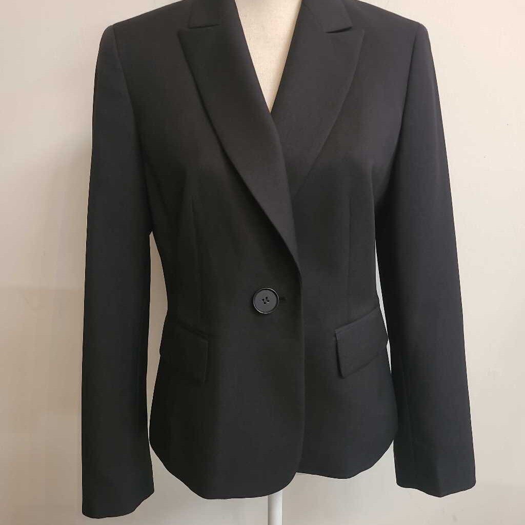 BLACK BLAZER