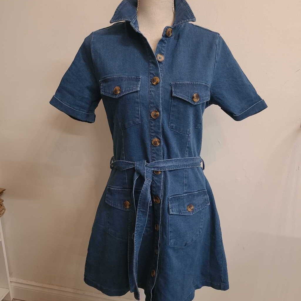 DENIM BUTTON FRONT DRESS WITH TIE