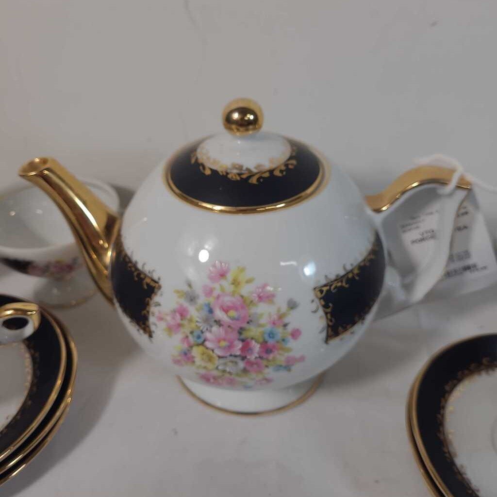 VTG 12 PC PORCELAIN TEA SET
