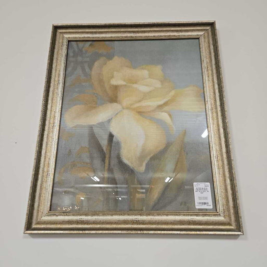 MUTED BLUE & CREAM FLORAL ART B