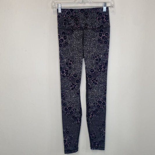 LULULEMON - B/W FLORAL PATTERNED LEGGINGS