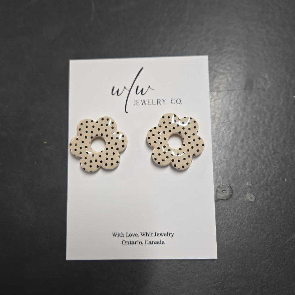 DOTTED FLOWER STUDS
