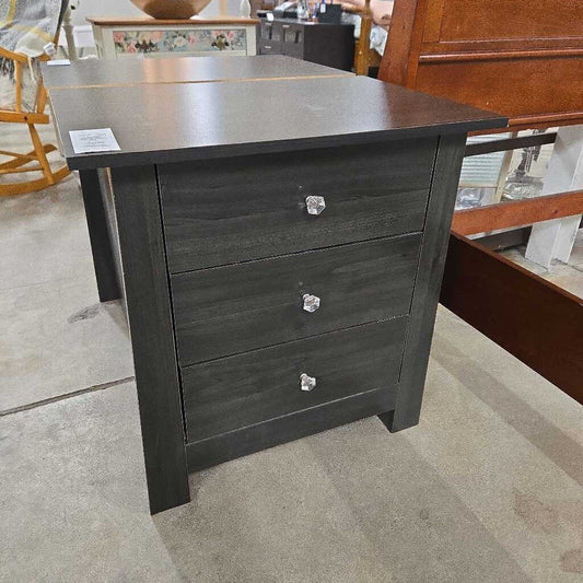 3 DRAWER NIGHTSTAND