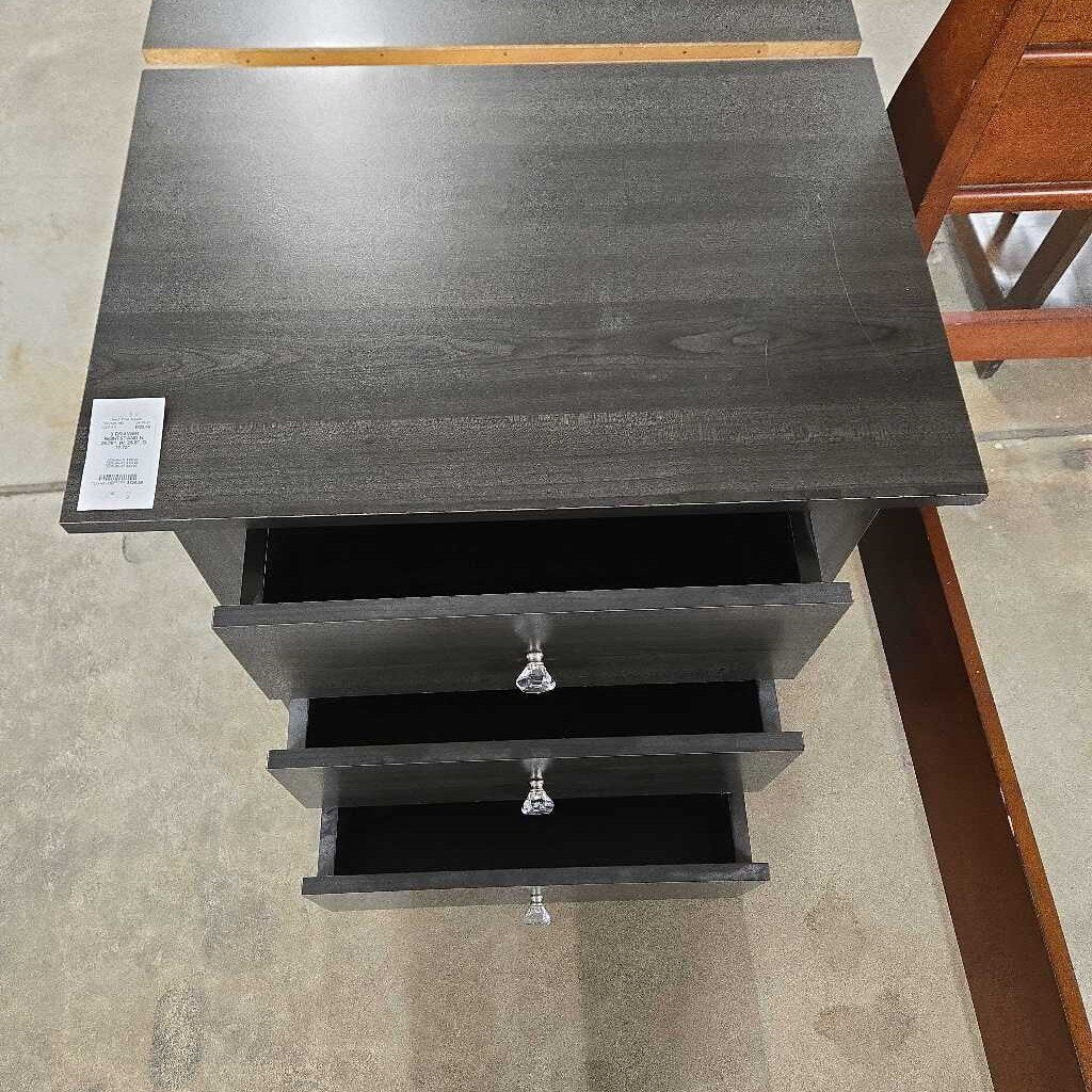 3 DRAWER NIGHTSTAND