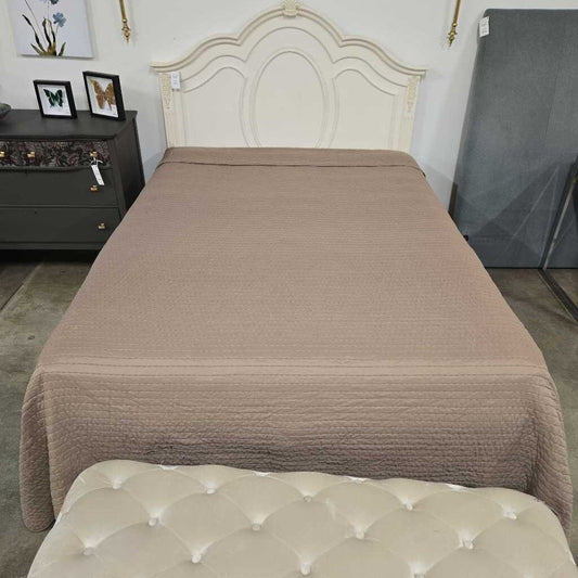 BROWN QUEEN COVERLET