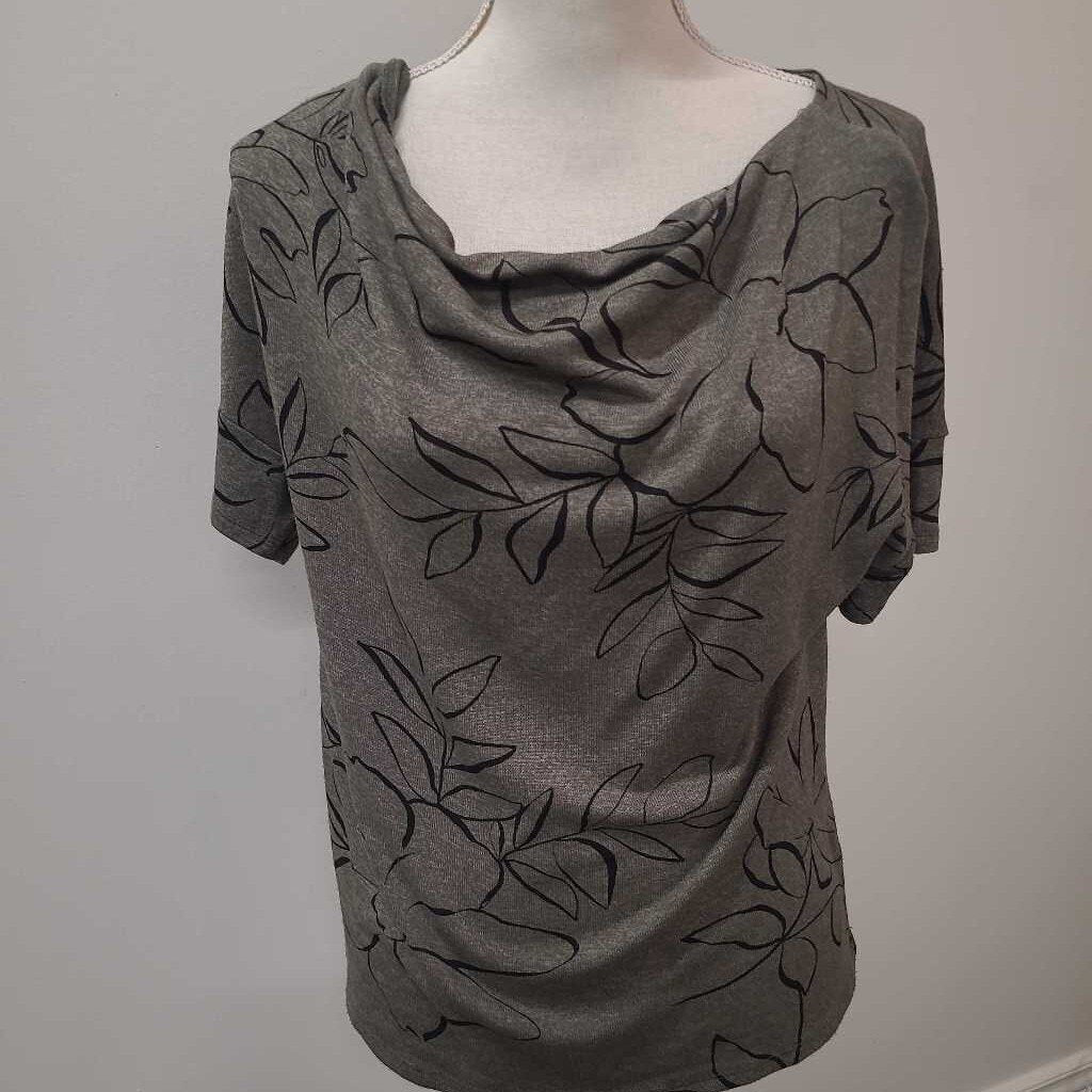 GREEN TOP WITH LEAF PRINT