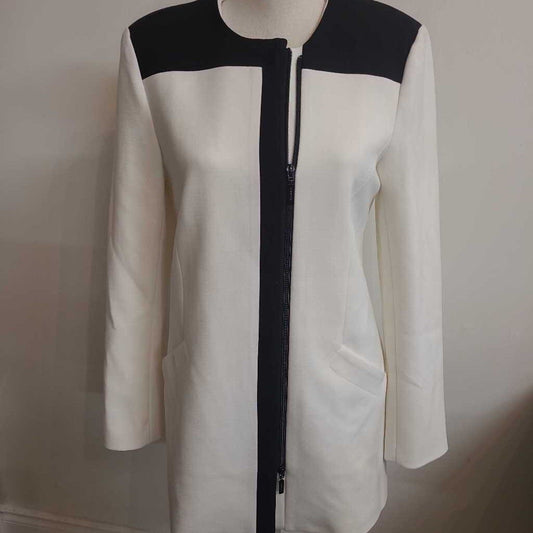 CREAM & BLACK JACKET WITH ZIPPER