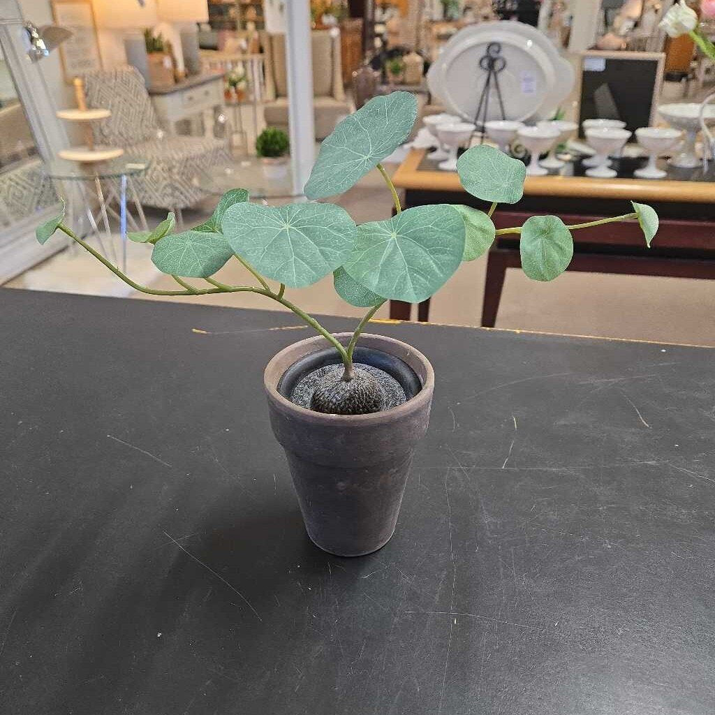 FAUX PLANT IN BROWN POT