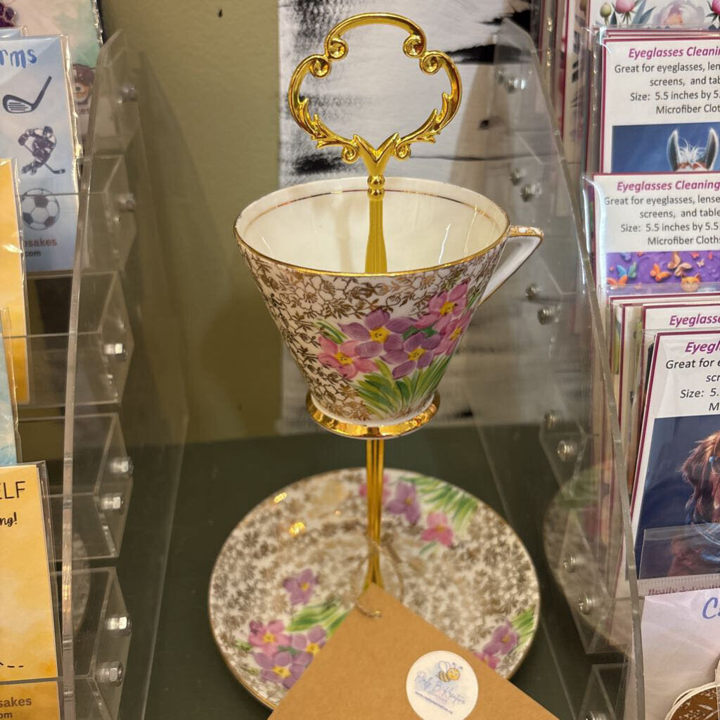 TEA CUP STAND