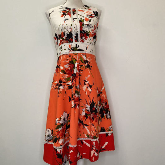 SLEEVELESS SHIFT DRESS WITH FLORALS