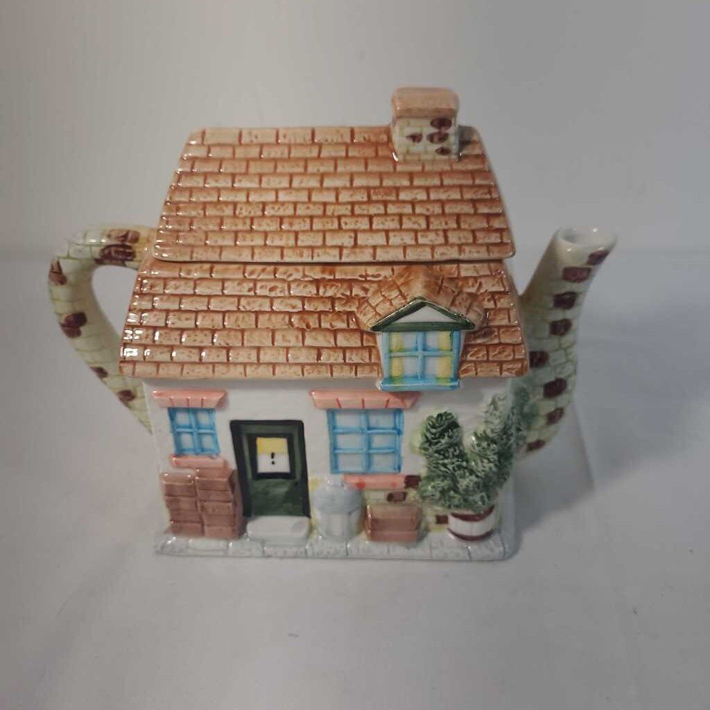 VTG GREEN GROCER CERAMIC TEAPOT