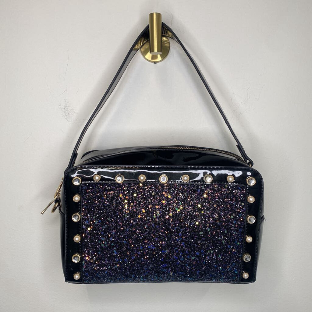 BLACK PEARL-STUDDED VINYL GLITTER PURSE