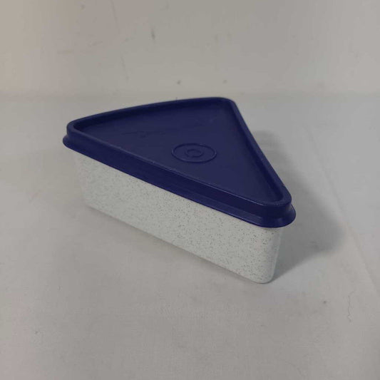 TURREWARE PIE SLICE CONTAINER