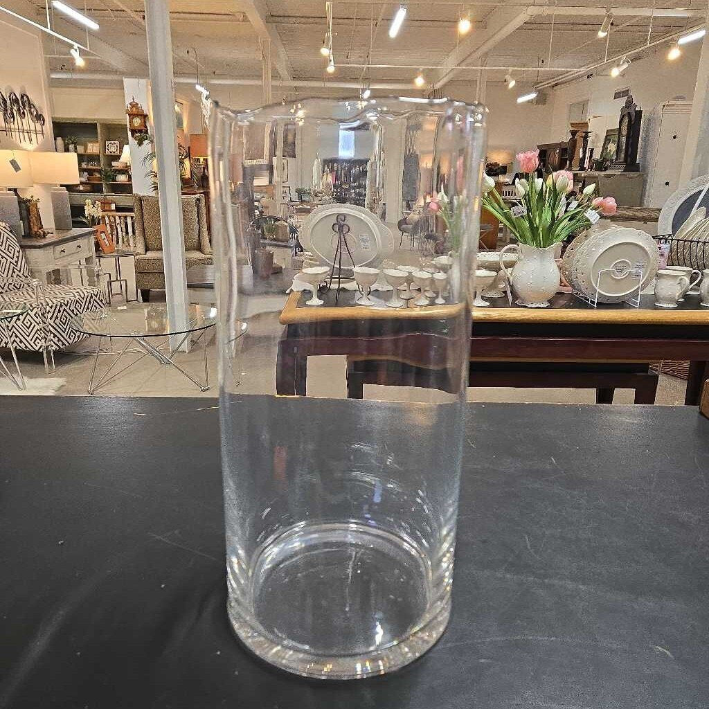 TALL GLASS VASE W/UNEVEN TOP