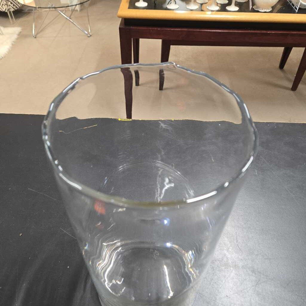 TALL GLASS VASE W/UNEVEN TOP