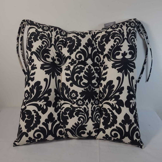 B&W OUTDOOR SEAT CUSION