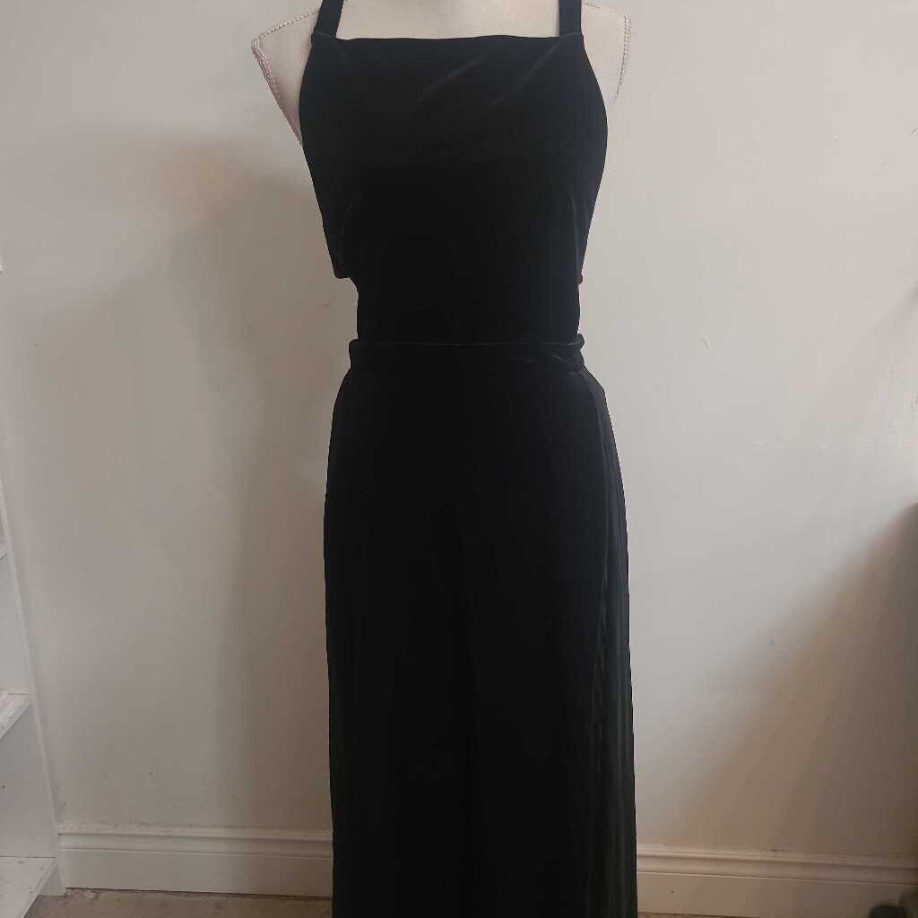 MAXI BLACK VELVET GOWN