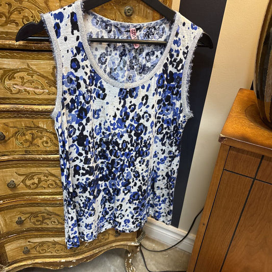 TAHARI SLEEVLESS LEOPARD TOP