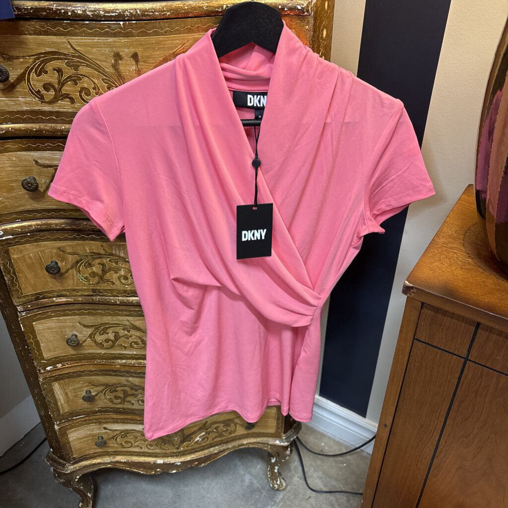 DKNY SHORT SLEEVE PINK TOP. NWT.