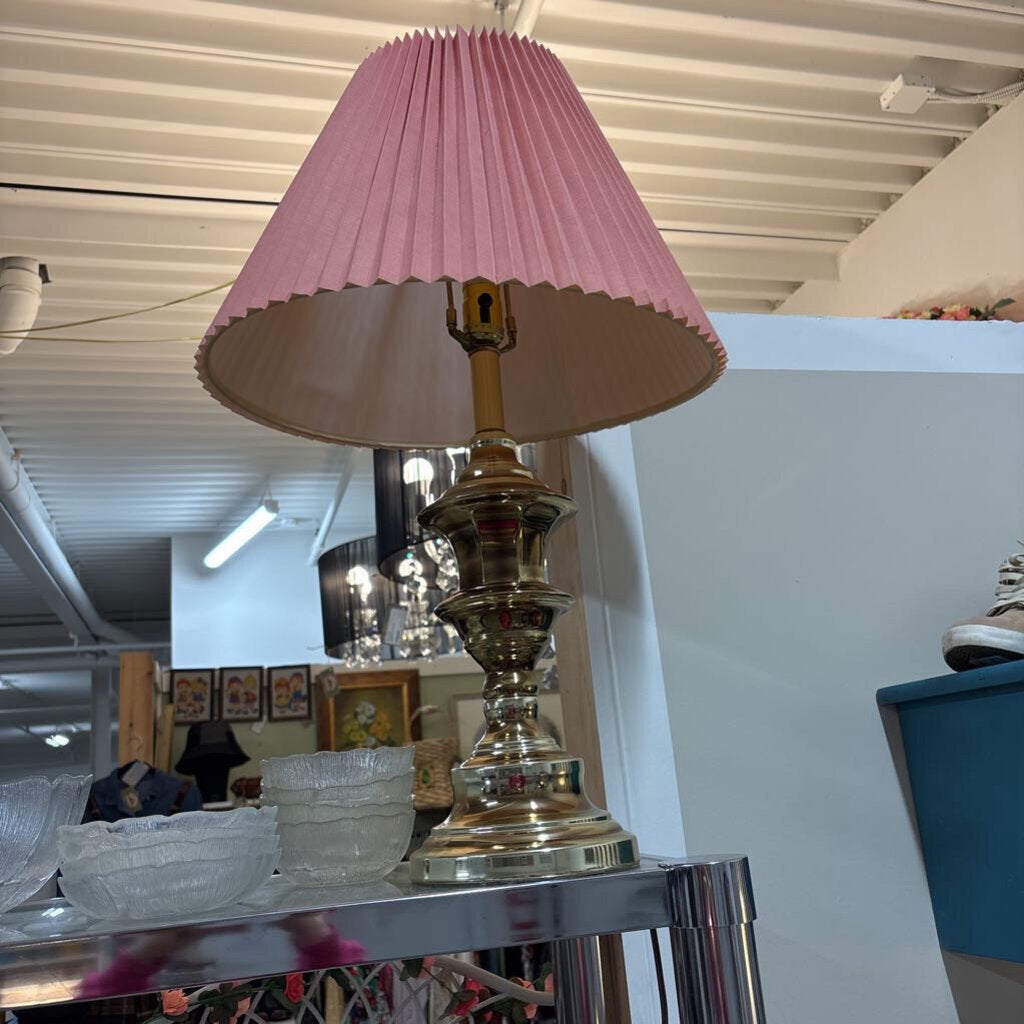 VINTAGE BRASS TABLE LAMP