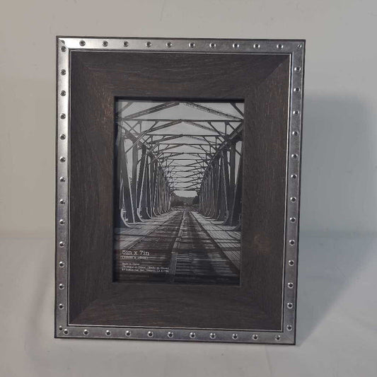 WOOD/CHROME PICTURE FRAME