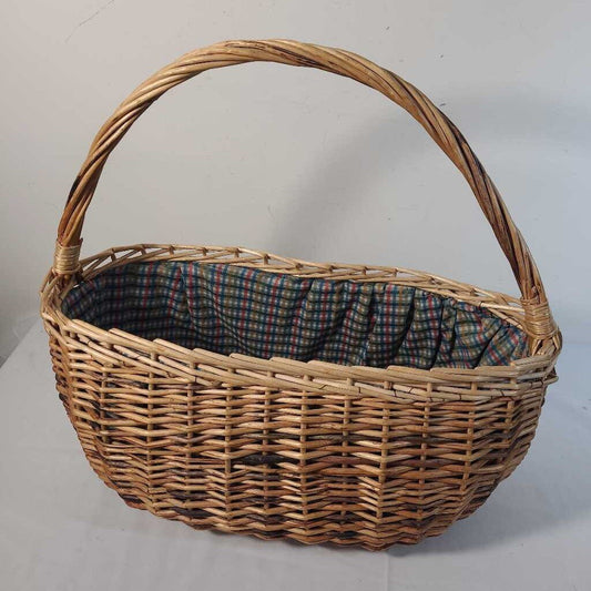 RATTAN LINED BASKET W/ HANDLE