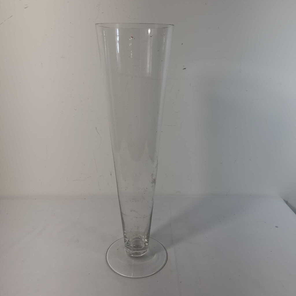 GLASS VASE (crack noted)