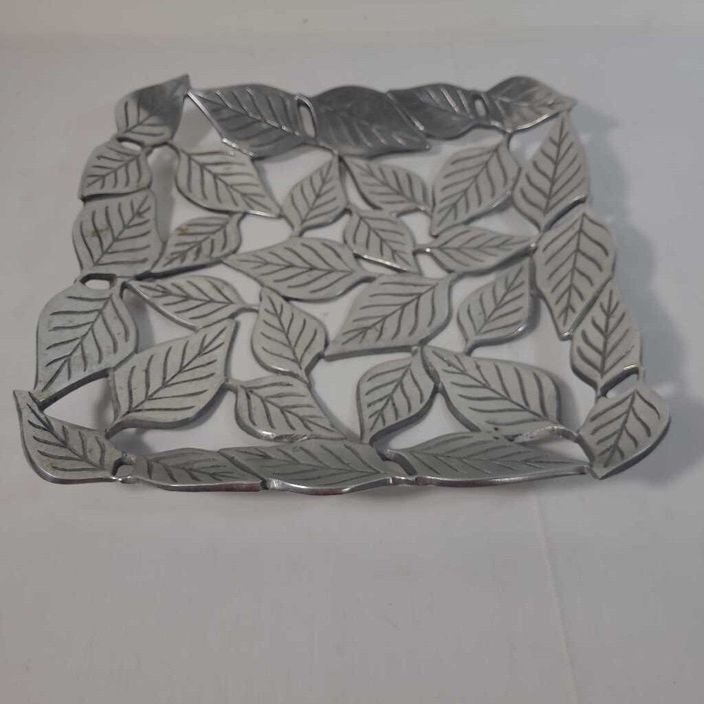 DECORATIVE SILVER LEAF PLATE