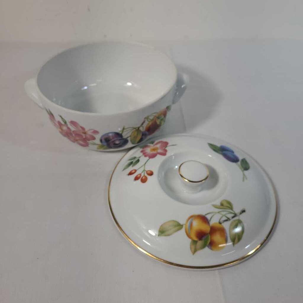 ROYAL WORCESTER COVERED CASSEROLE - PERSHORE
