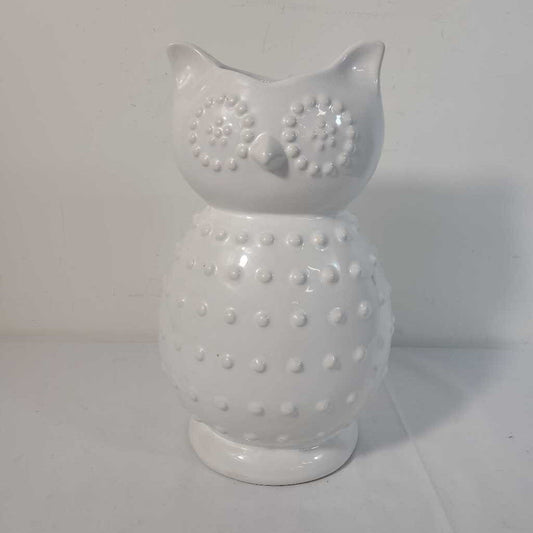 WHITE OWL VASE