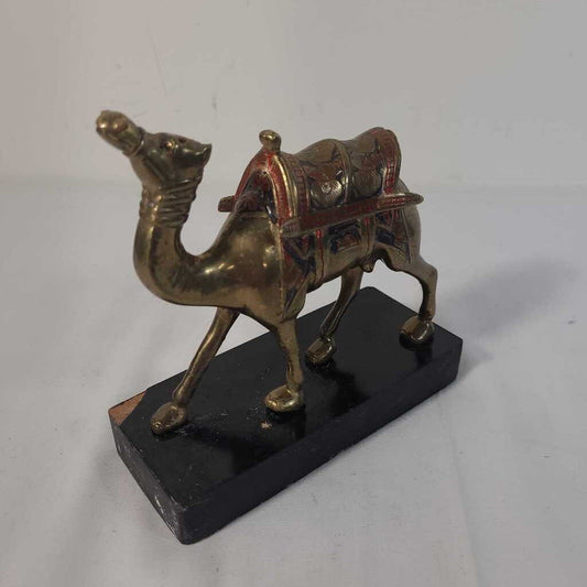VTG BRASS CAMEL W/ BLANKET & SADDLE