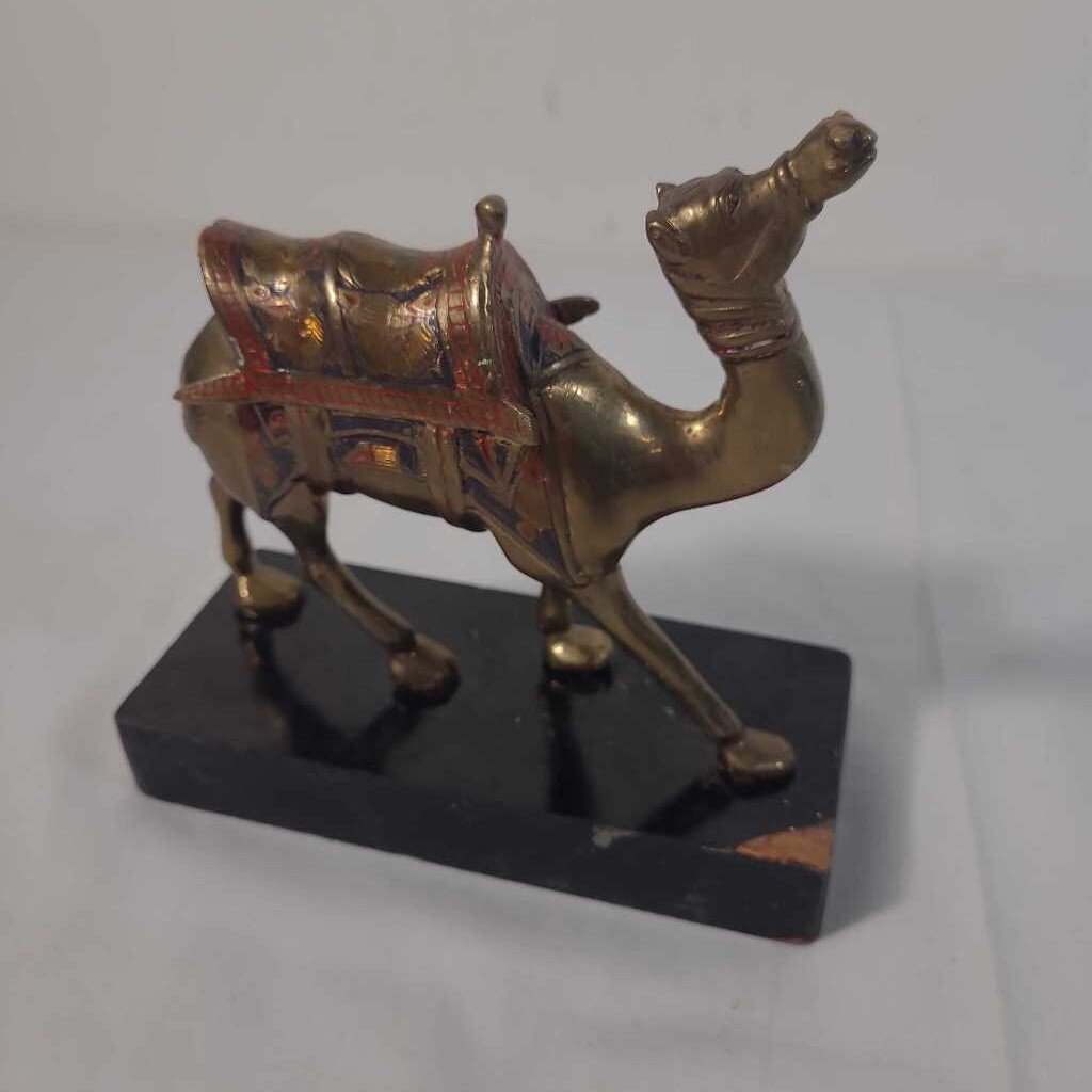 VTG BRASS CAMEL W/ BLANKET & SADDLE