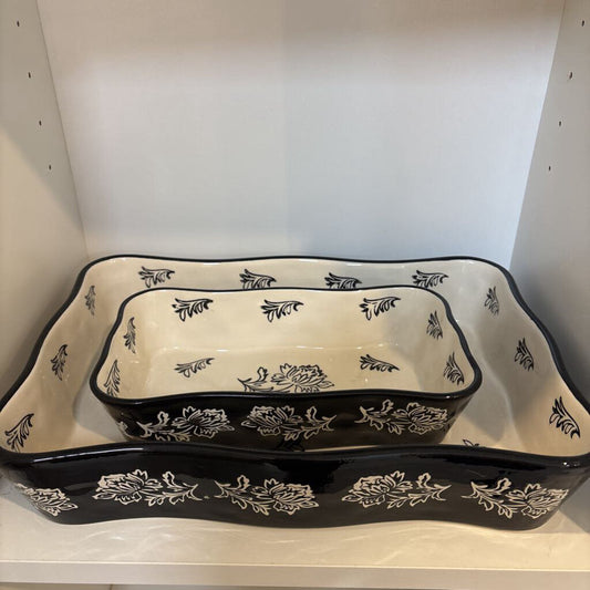 2pc Black and Beigh Serving Dishes