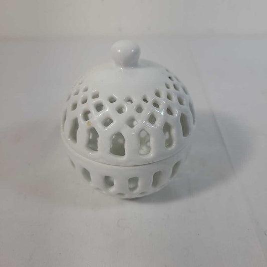 WHITE PORCELAIN LIDDED DISH