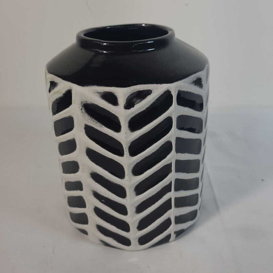 BLACK & WHITE CERAMIC VASE