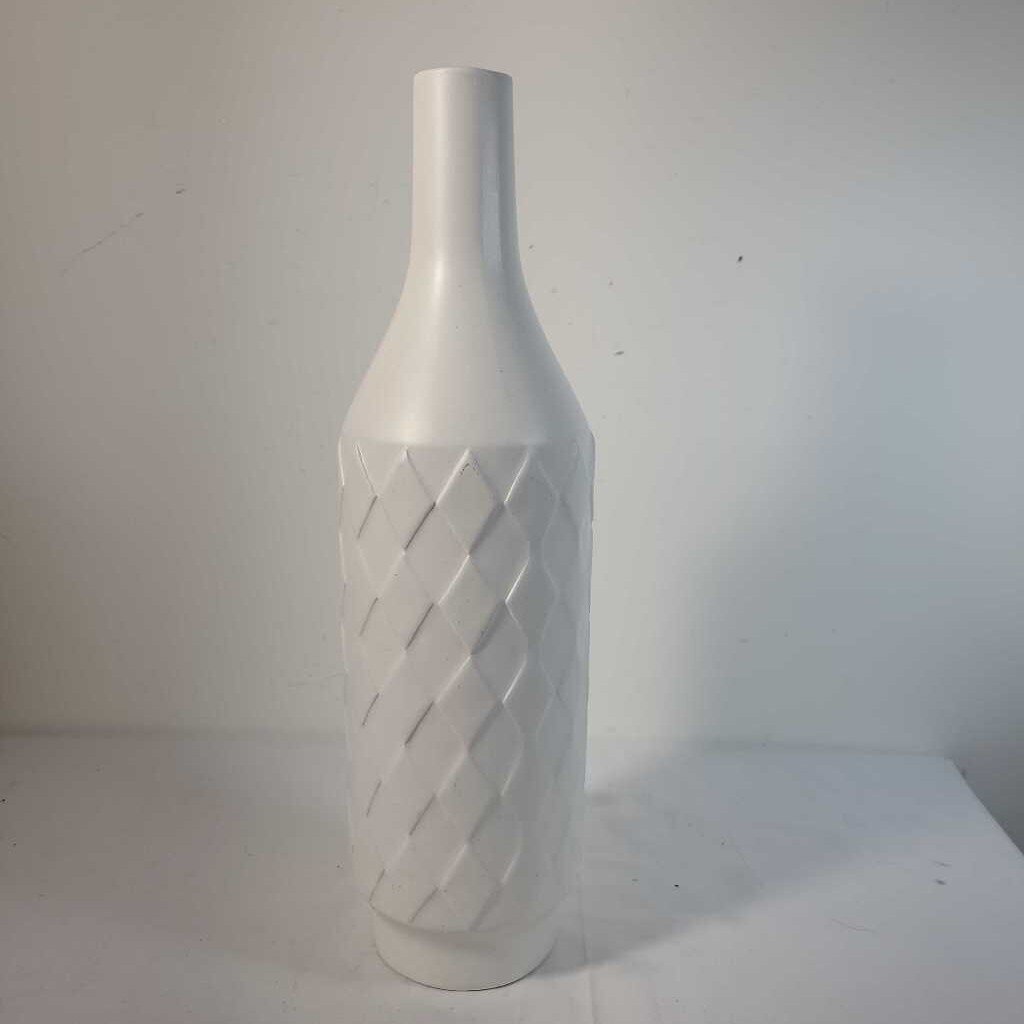 TALL WHITE DIAMOND CERAMIC VASE