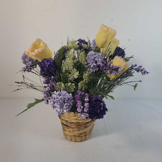BASKET W/ SPRING FLOWERS