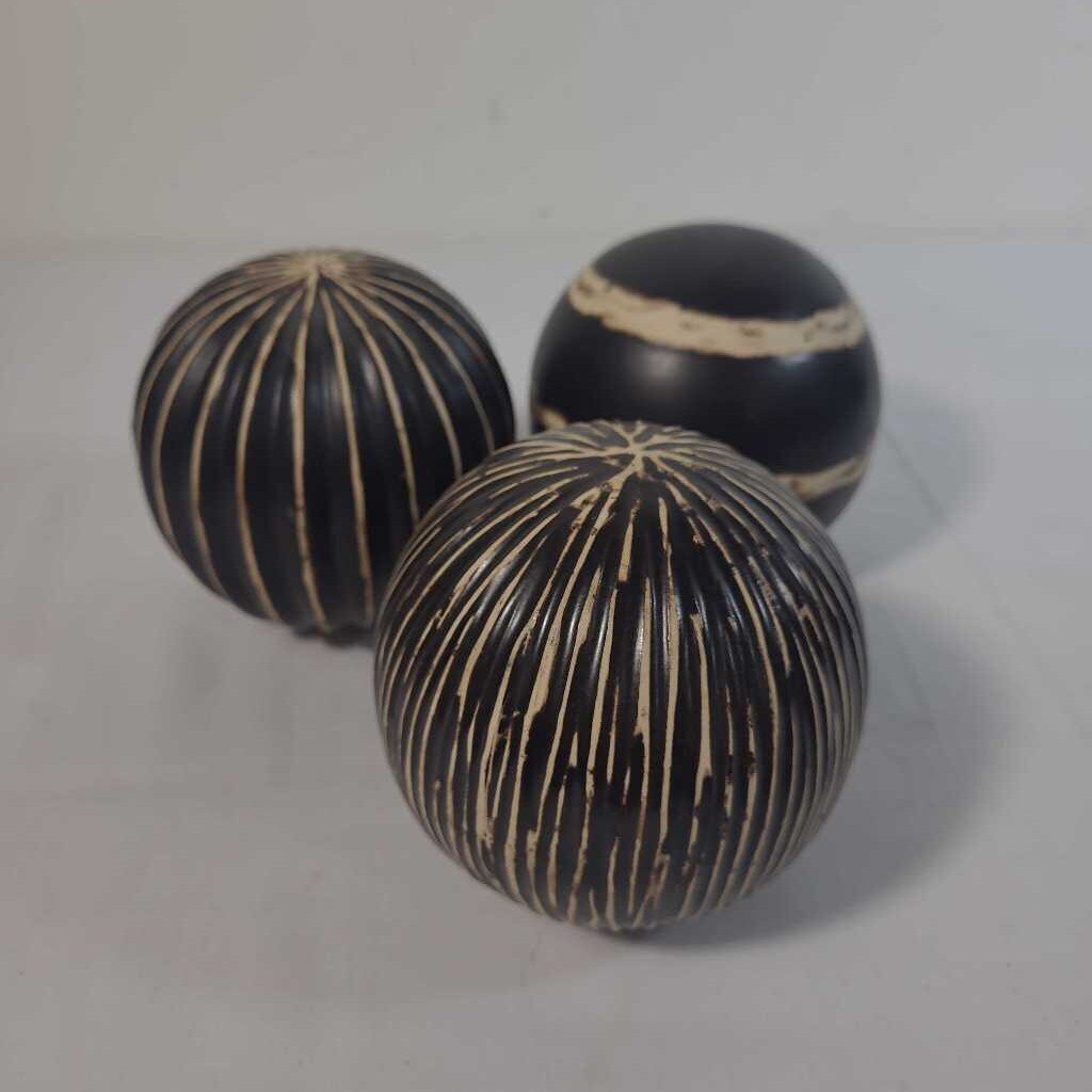 S/3 CERAMIC BALLS